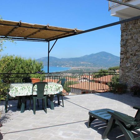 Вилла La Terrazza Sul Mare Ашеа Экстерьер фото